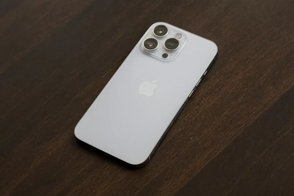 iphone 16 pro max en Titanio Blanco