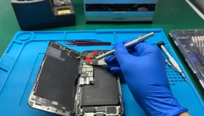 Foto del flex del sensor de luz/proximidad adherido a pantalla original