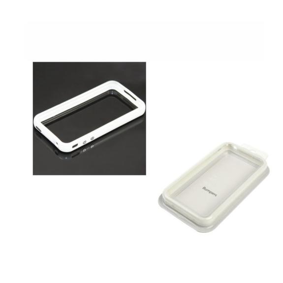 BUMPER IPHONE 4/4S BOTONES METALICOS COLOR BLANCO