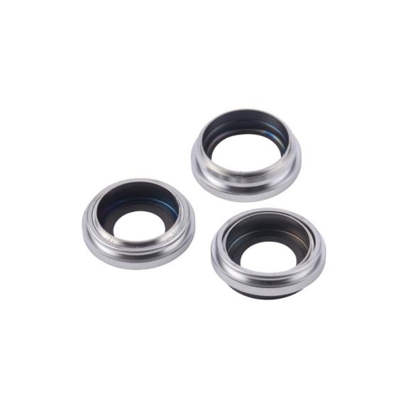 Lente para iPhone 16 Pro Max en color plateado